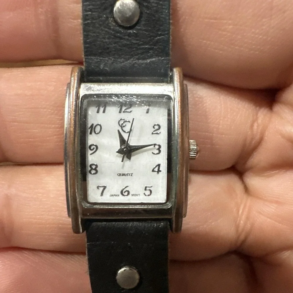 *Working* Cc Japan Movt Watch with extra-long Black Leather band For‎ Women